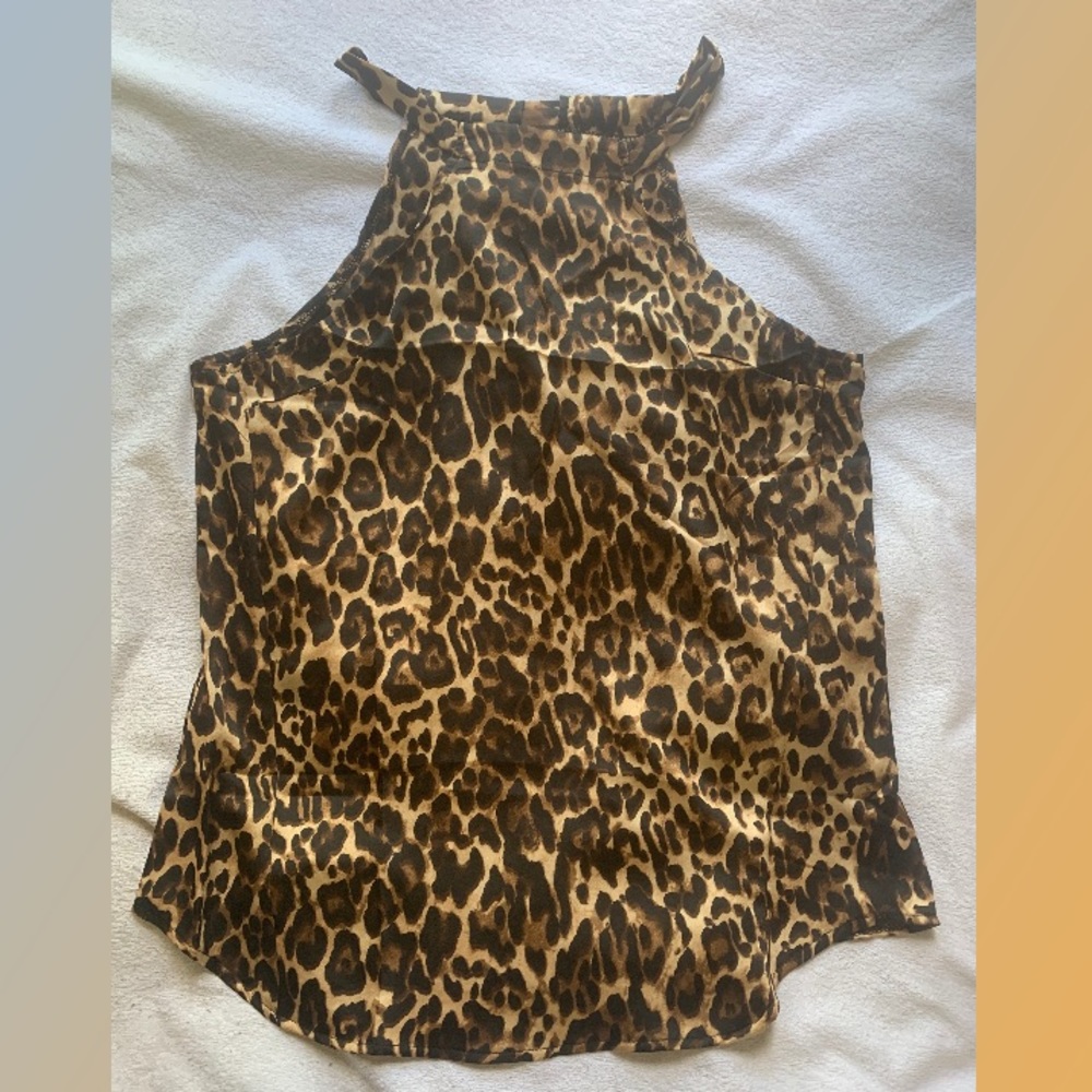Sexy cheetah-print sleep/loungewear Top